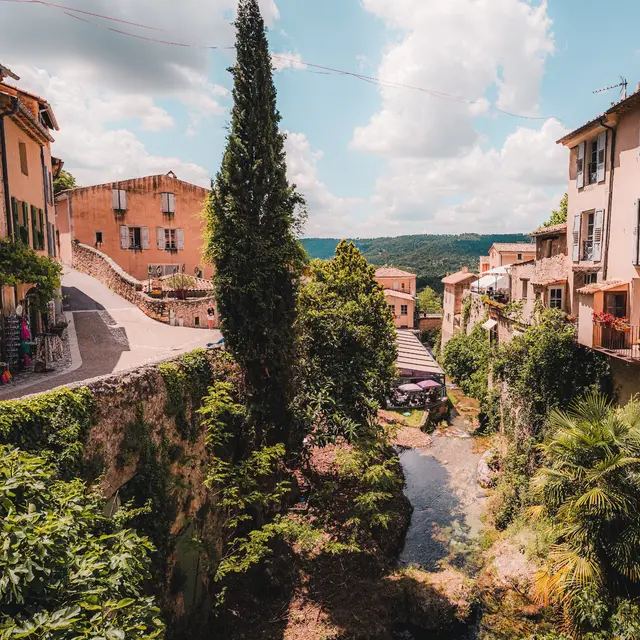 Visite guidée de Moustiers