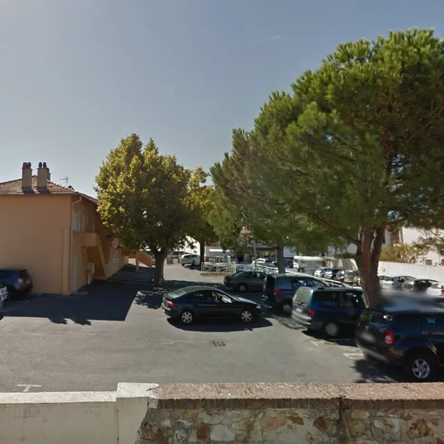 Parking Espace Baptiste Romboni à La Londe les Maures
