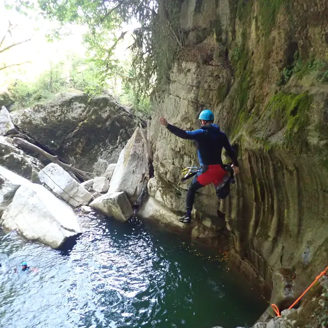 CANYONING