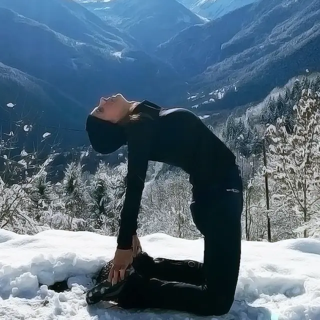 Snowga - Yoga sur neige avec SADHAKA YOGA_La Toussuire