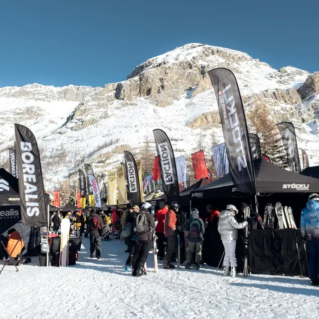 Village test lors de Premières Traces - Week-end d'ouverture de la station_Val-d'Isère