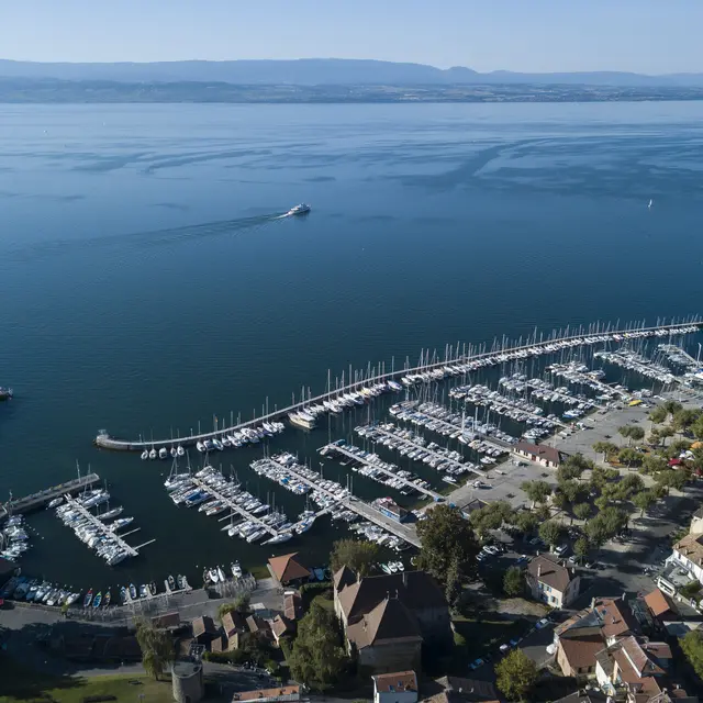 Vue aérienne port de Thonon