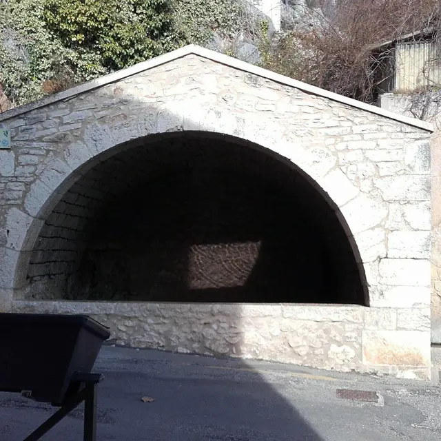La grande fontaine, le lavoir