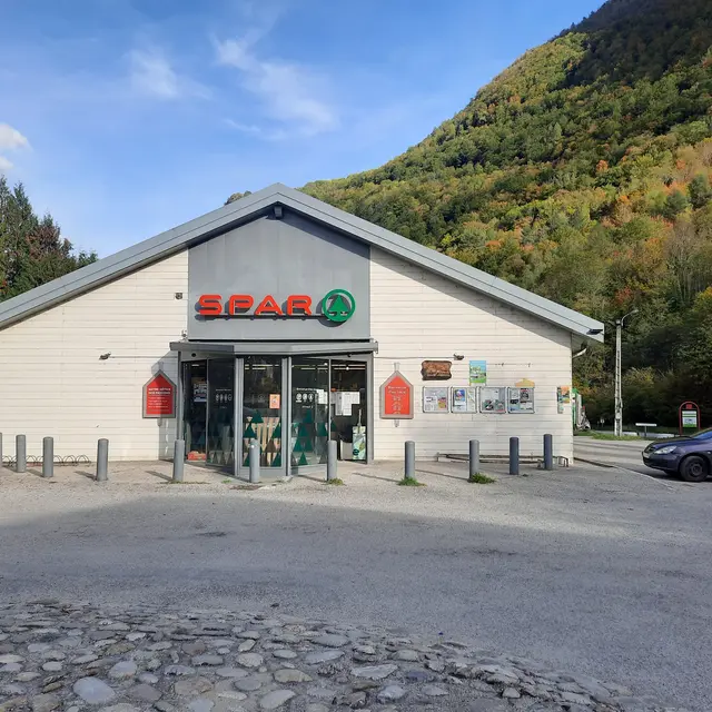 2022.Spar.Exterieur.CP.Gisele.Lacassin