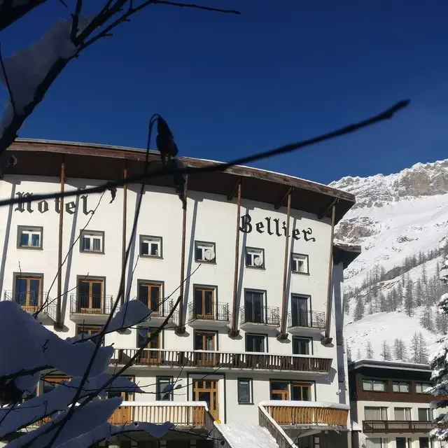 Façade extérieur en hiver - Hôtel Bellier