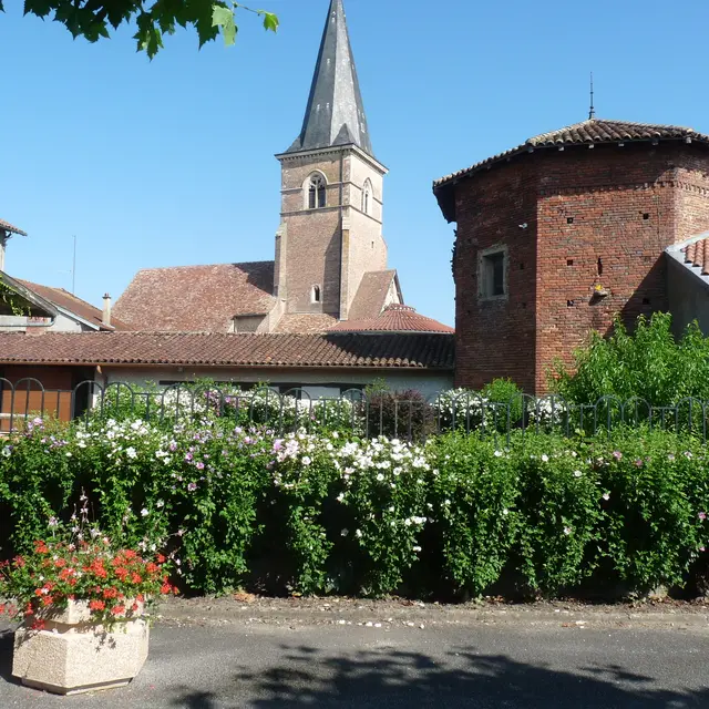 Eglise et tour octogonale de la prison