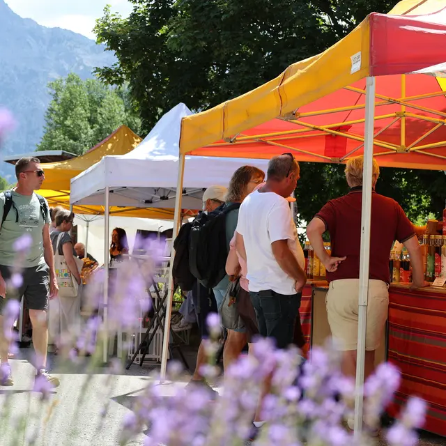 Marché aux saveurs des Alpes du Sud et Artisans sans vitrine_Névache
