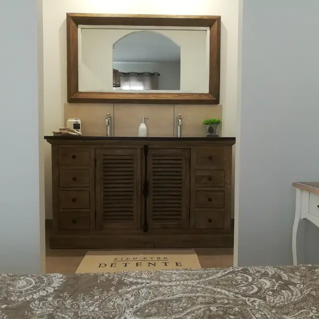 Double vasques et douche à l'italienne