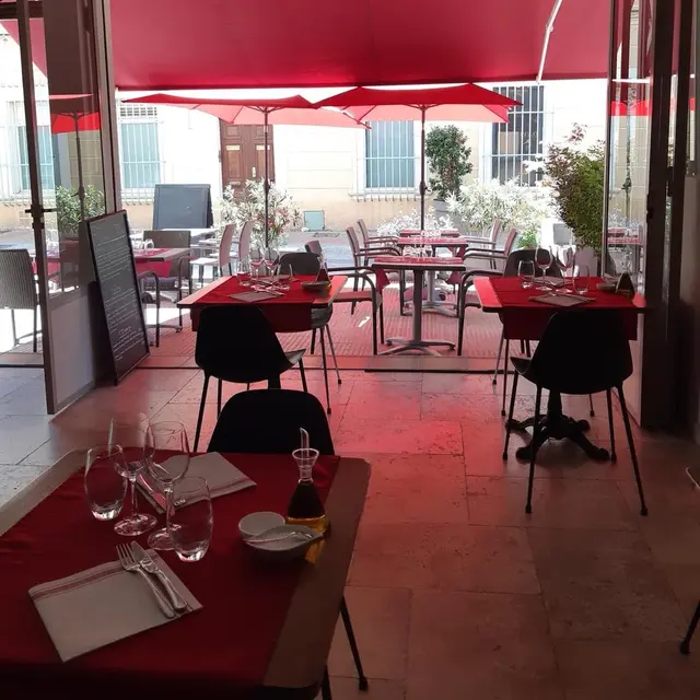 Au Clair de la Vigne