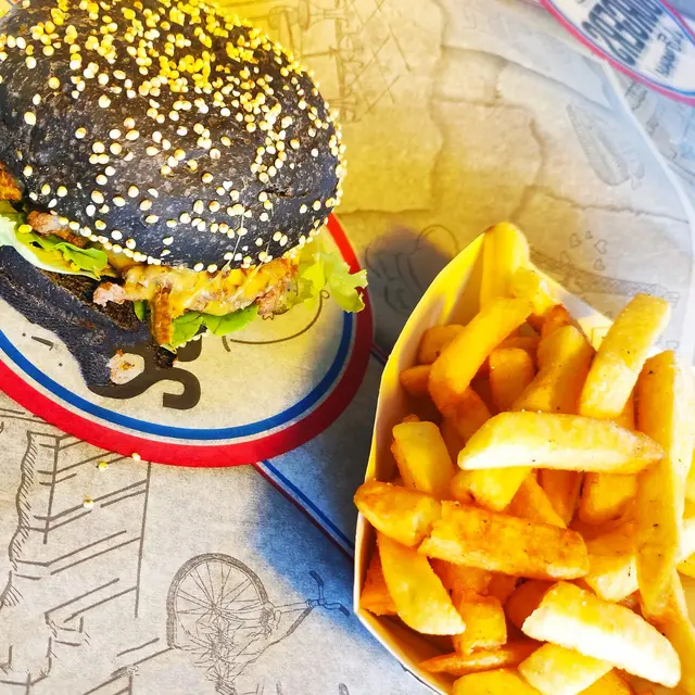 Snackinblack_Foodtruck