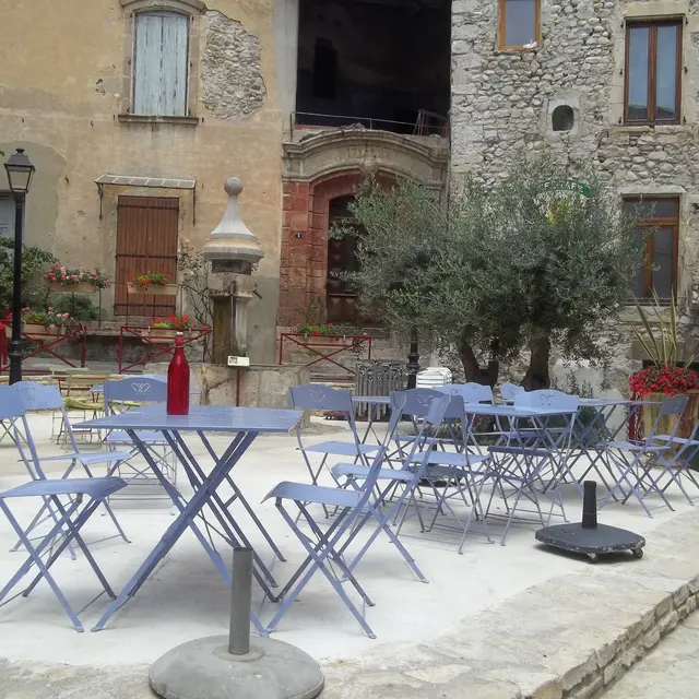 La Place Notre Dame d'Anduze_Anduze