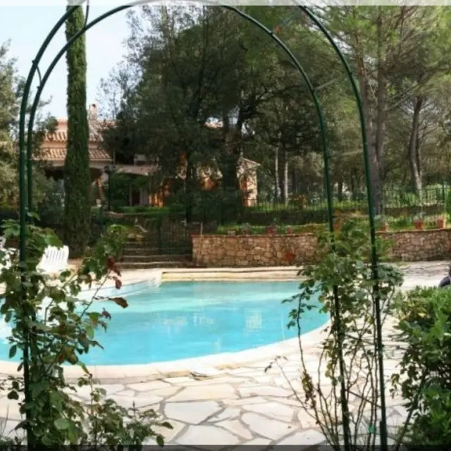 Au Bois Fleuri studio l'Olivier_Roquebrune-sur-Argens