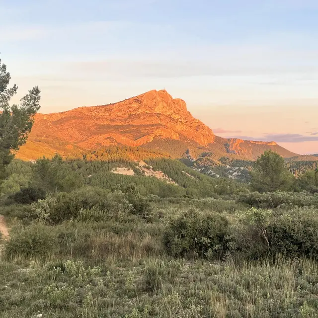 Randonnée coucher de soleil sur la Sainte-Victoire_Saint-Antonin-sur-Bayon