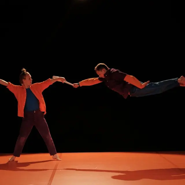 Duo circassien, acrobate et jongleur : La fabuleuse histoire de Basarkus_Faverges-Seythenex
