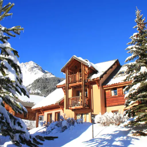 QUEYRELIN Vue exterieure