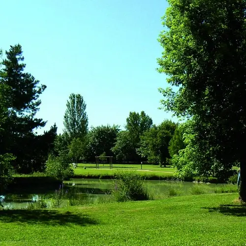 Lac et parc de clairefont