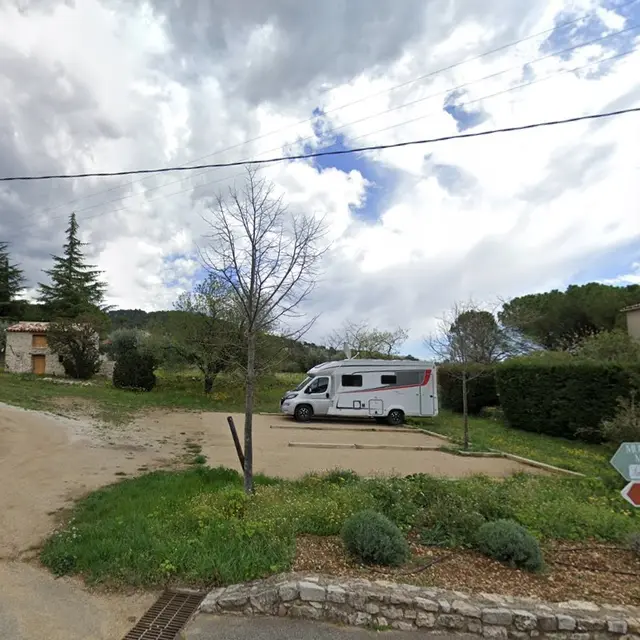 Aire de stationnement des camping-cars à Seillans_Seillans