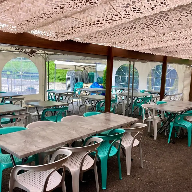 Restaurant La Base Lathuile