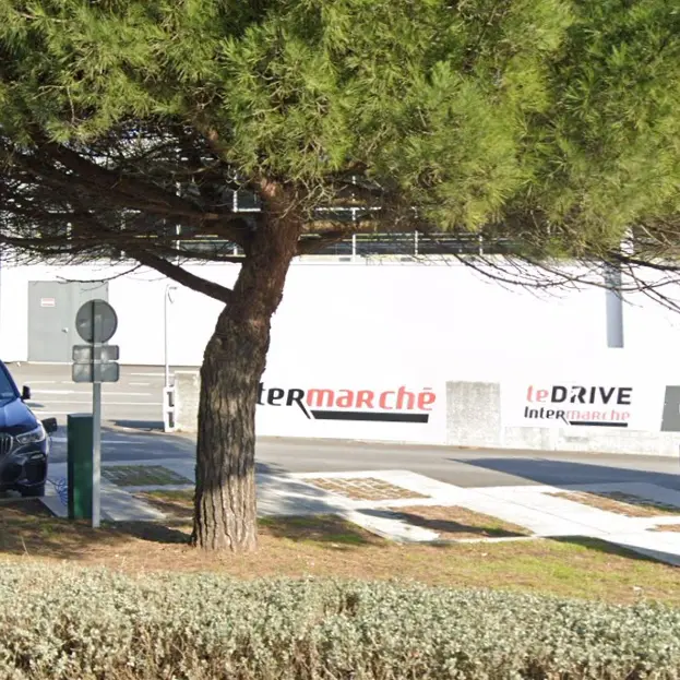 Places de parking avec borne de recharge