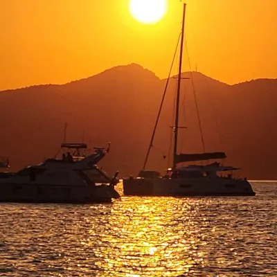 SUNSET EN BATEAU PRIVATISÉ ALL INCLUDE