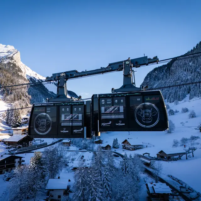 Diner suspendu dans un téléphérique par Le Chalet des Joux_La Clusaz