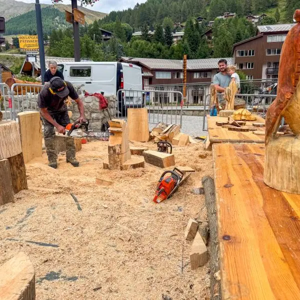 Démonstration de sculpture sur bois