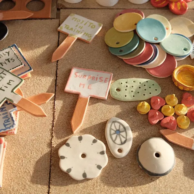 Atelier d'initiation à la poterie avec la céramiste Corinne Campenio_Collobrières