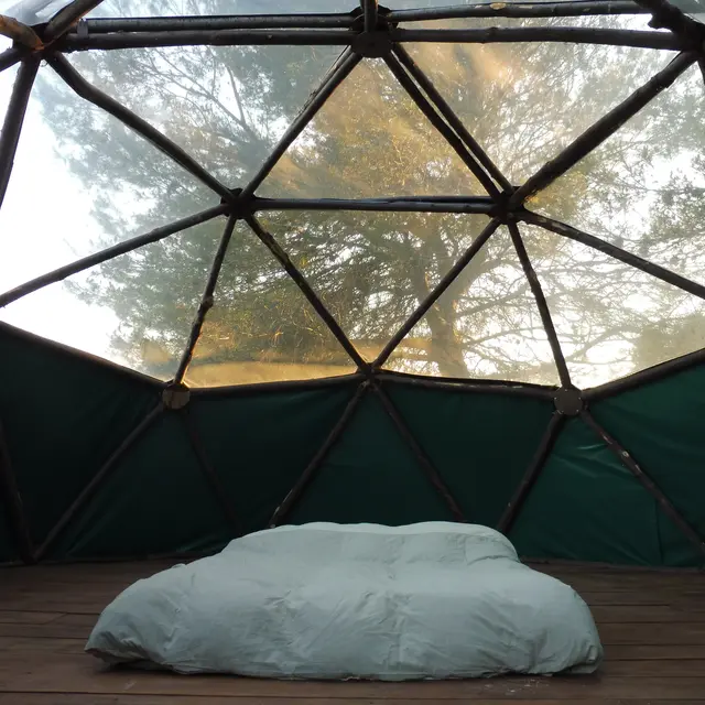 Dôme géodésique  intérieur Camping à la ferme Roumavagi
