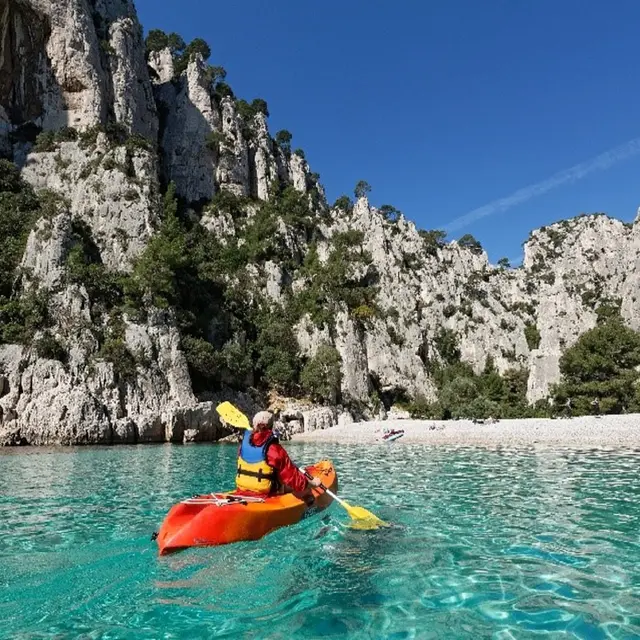 Au coucher de soleil, randonnée en kayak de mer et snorkeling avec le CSLN_Cassis