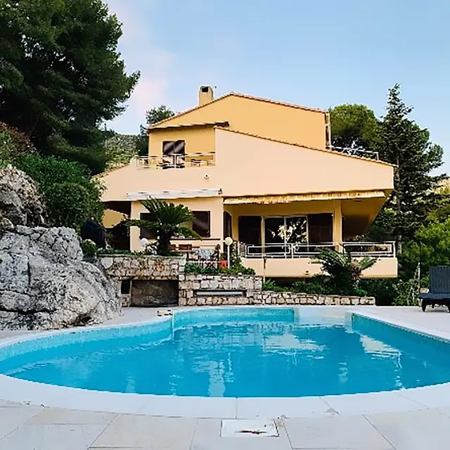 Meublé de Tourisme A Roca Fleuri