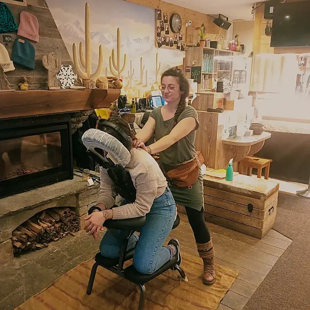 L'Instant Enchanté - Massage Amma assis à Prapoutel Les 7 Laux avec Léa