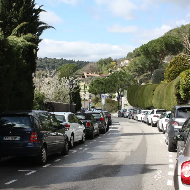 Parking public Route des Serres