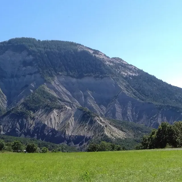 Le sommet de la Sapée vue du Touron