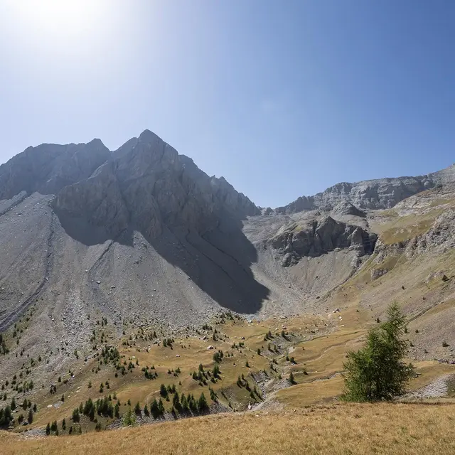 Tour de la Pierre Eclatée - randonnée à Uvernet-Fours