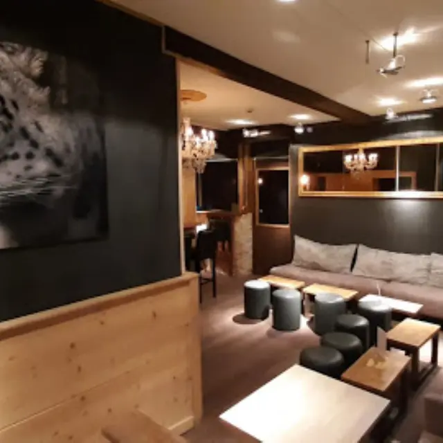 LE LOUNGE_Isola 2000