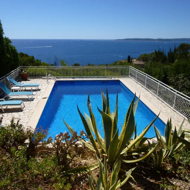 Maison Azurview