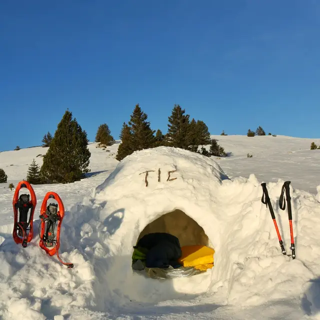 Réveil après une nuit en igloo