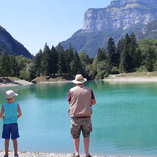 Découverte de la pêche au lac de Thuy en famille tous les jeudis de l'été à Thônes