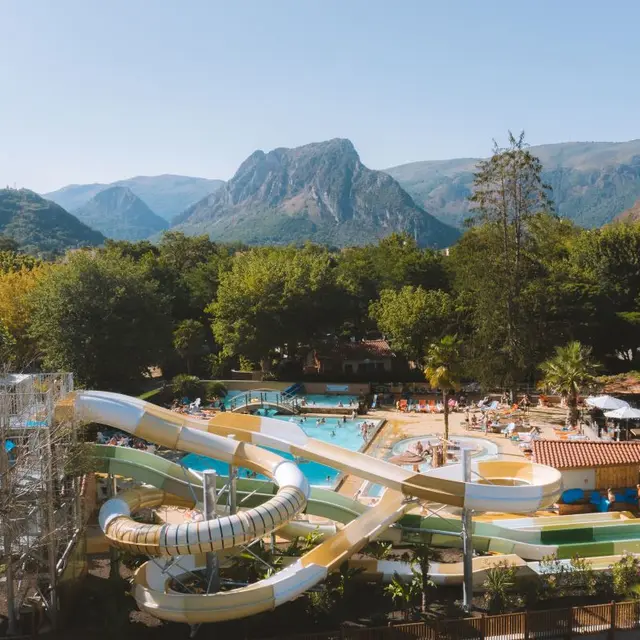 camping le pré lombard à tarascon sur ariège