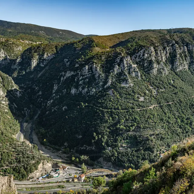 Bonson - Vue sur la confluence entre le Var et la Vésubie
