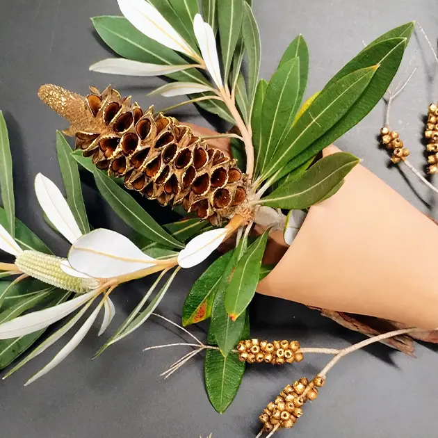 Créer un centre de table de Noël à la feuille d'or_Bormes-les-Mimosas