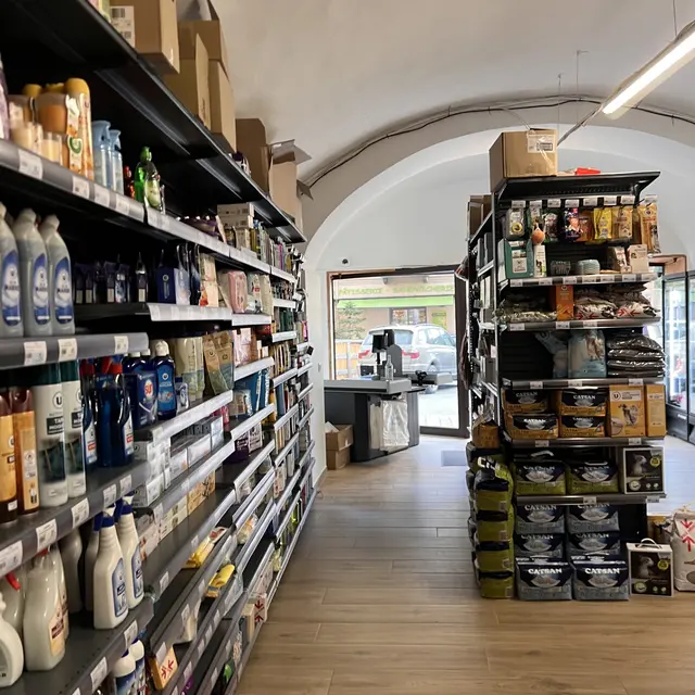Superette: près d'ici Tende_Tende
