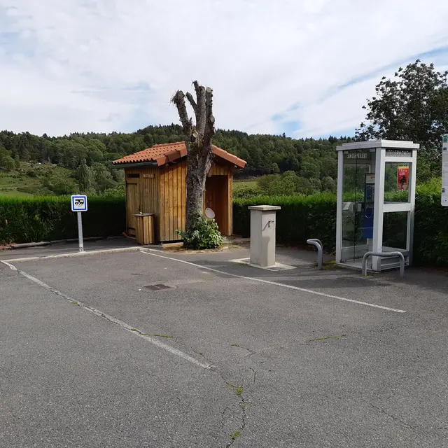 Aire de services et de stationnement Camping-car à Gumières