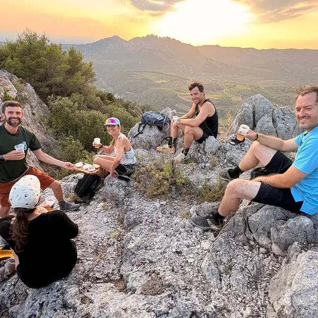 Cartonivo: Coucher de soleil aux Dentelles de Montmirail_Bédoin
