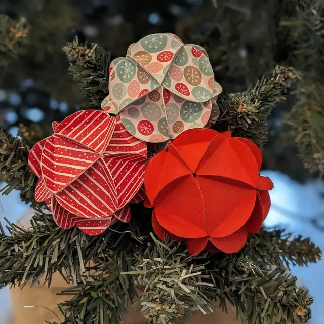 Atelier créatif: fabrication de boules de Noël_Notre-Dame-de-Bellecombe