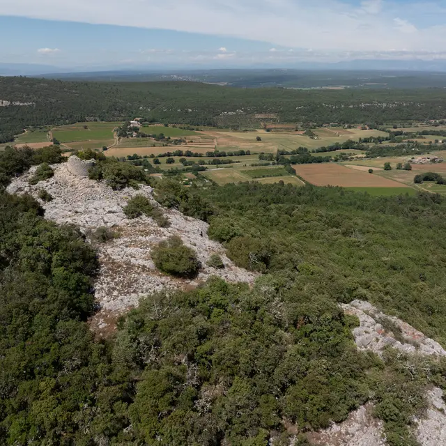 Sur la crête de la Montagne d'Artigues (646 m)_Artigues