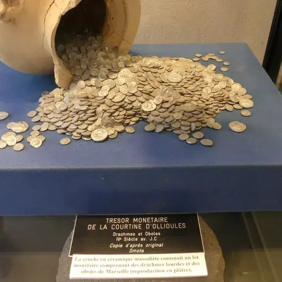 Visite commentée du Musée Archéologique Bottin-Layet et centre ancien_Ollioules