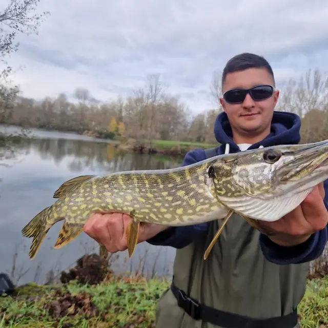 Moniteur guide pêche Aubin CHOMARAT_Saint-Pal-de-Mons