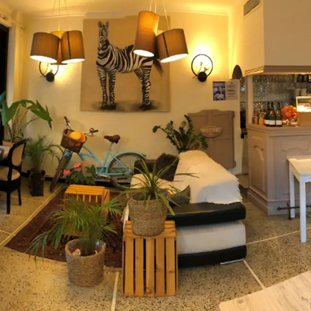 Le Provence Hôtel & Café - Golfe-Juan