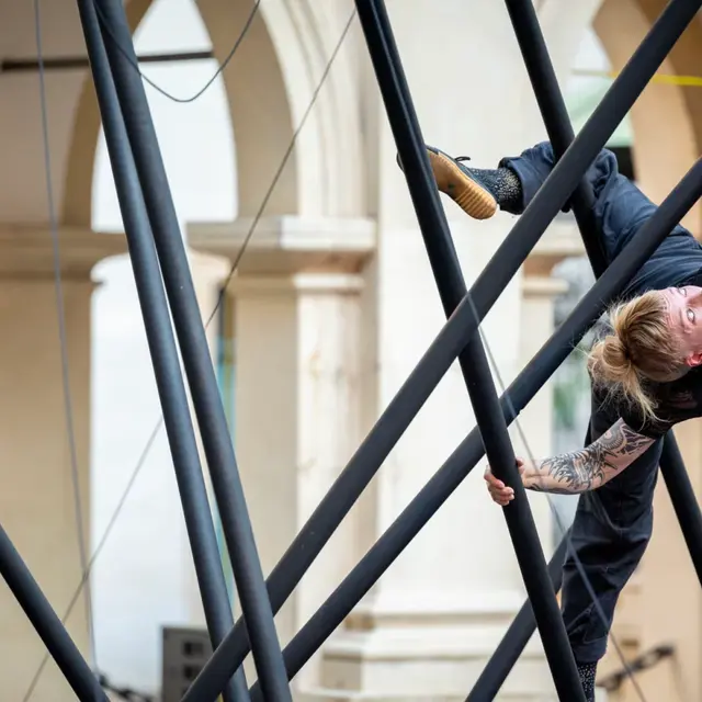 Mikado, petit récit d’effondrements · Collectif Sous le Manteau